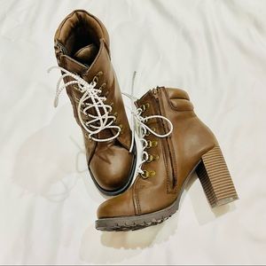Combat boots